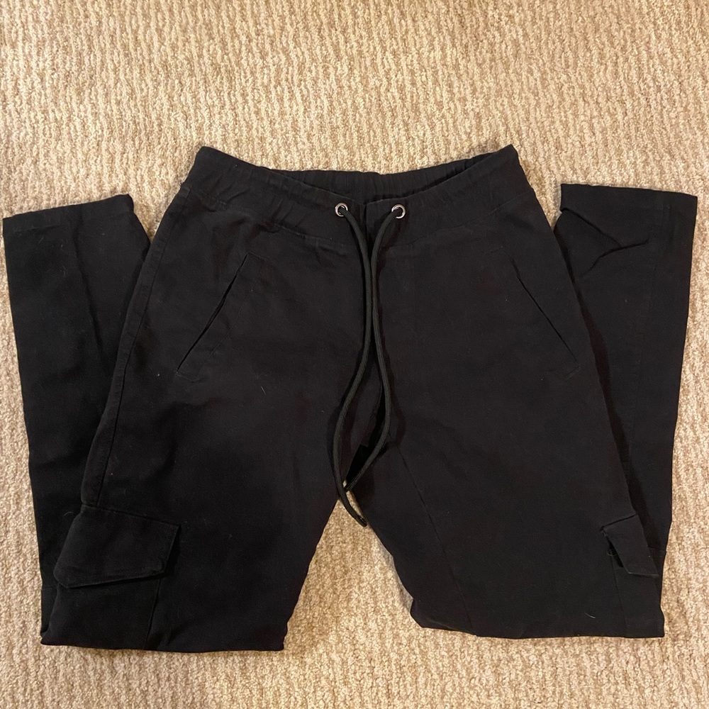 ESNTLS black cargo pants size XS